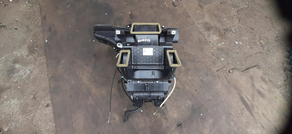 Купити Обігрівач повітродувка обдув eu renault express ii 272705910r