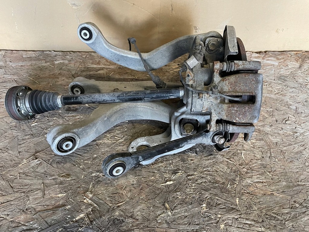 фото №1, Audi q5 8r поворотный кулак задняя plewa