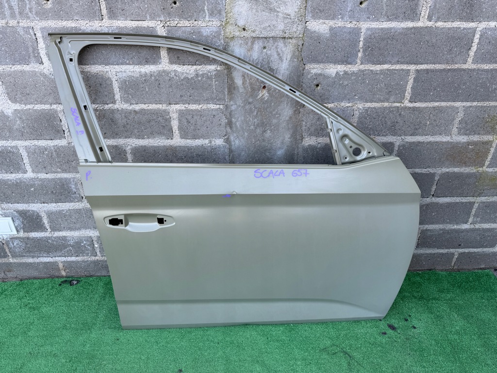 фото №1, Skoda scala 657 дверь правое передние правый перед eu org nowe