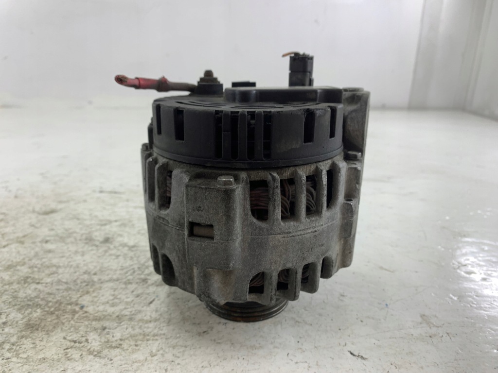 Renault clio 2 1.2 генератор 7700437090 95a Оригинал