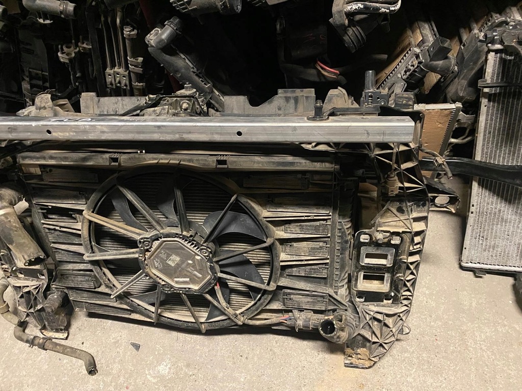 фото №12, Бампер капот лампа pas kompletny перед vw touareg iii