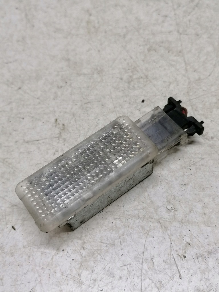 фото №1, Лампа освещение салона seat ibiza ii