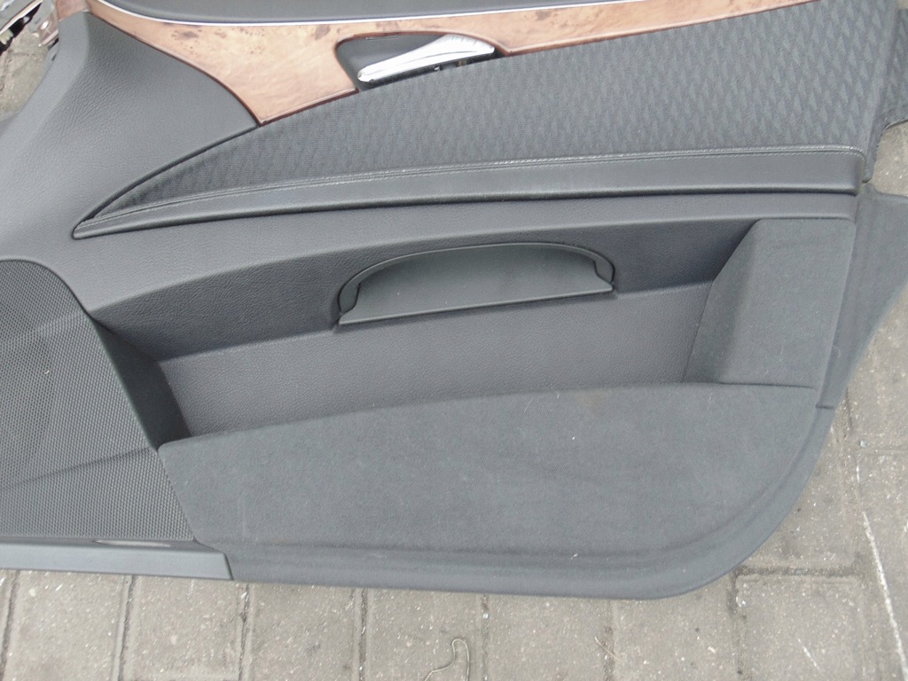 фото №9, Обшивка левый правый перед kpl mercedes w211 europa