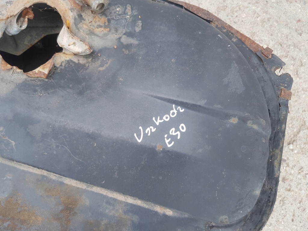 Бак топлива bmw e30 узкая лампа с Разборки