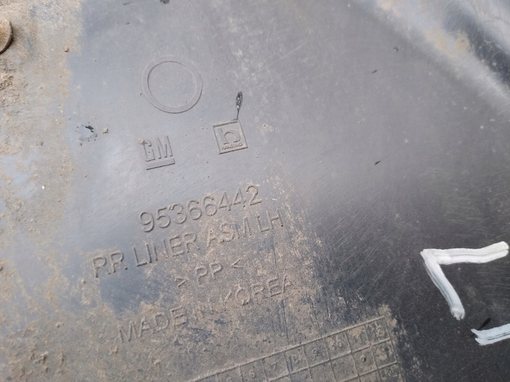 Mokka a i подкрылок левый lub правый задний  95366443 , 95366442 с Разборки