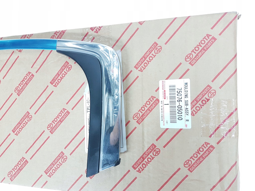 фото №2, Avensis t27 08-18 рамка хром молдинг дверь задняя l