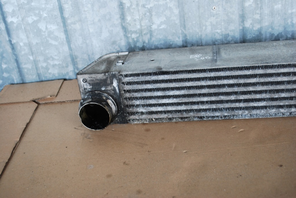 Интеркулер bmw e60 3.0d 7795823 в Украине