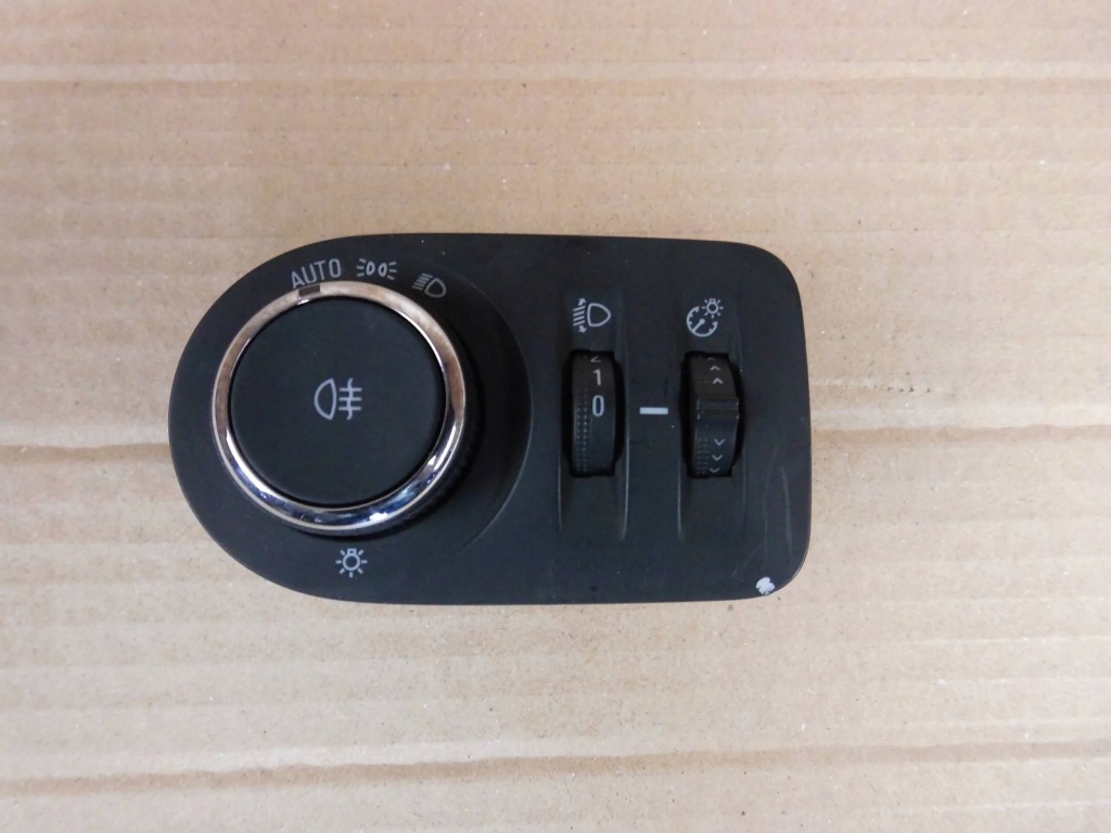 фото №1, Opel corsa f переключатель света