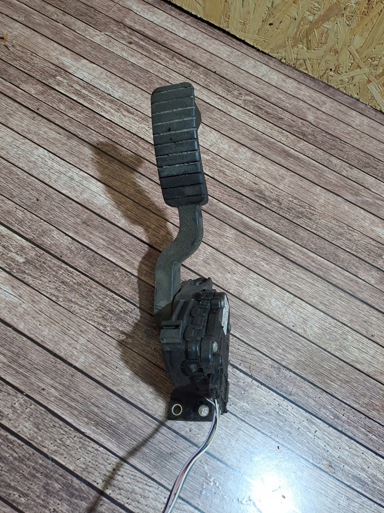 фото №1, Потенциометр газа 8200002904 renault laguna ii