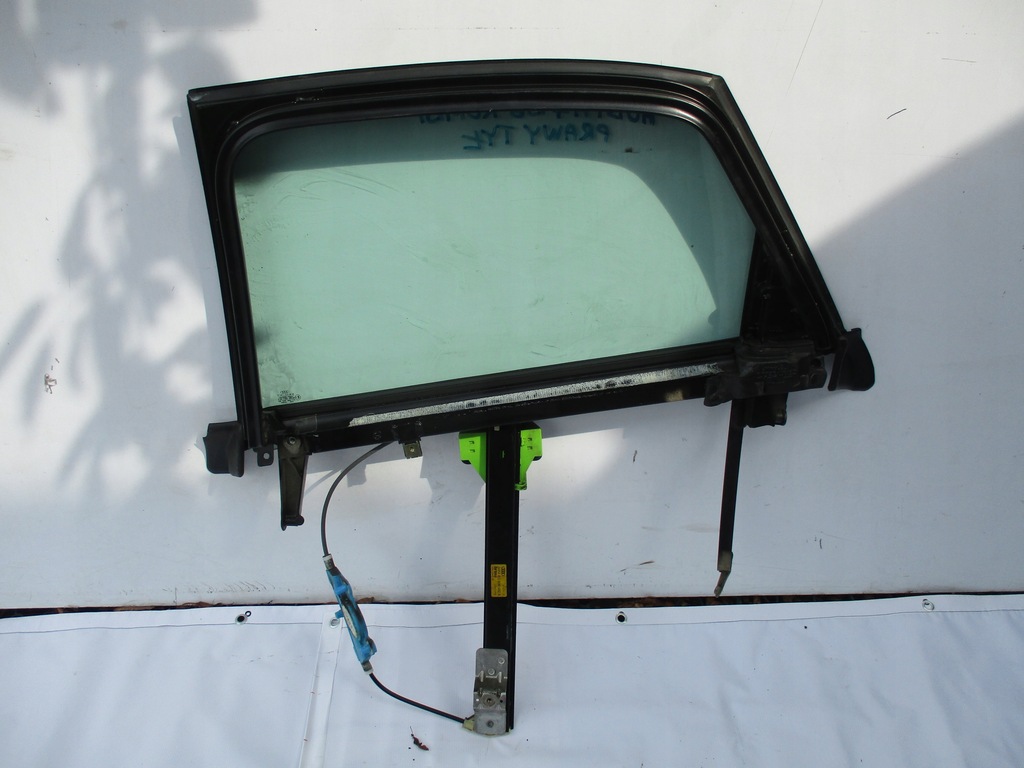 фото №5, Рамка, підйомник, скло правий задня audi a4, b6 kombi