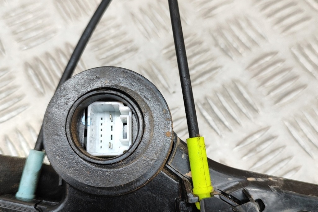 фото №6, Toyota hilux an10 замок двері задніх правих 69050-0k040 3.0 дизель 120kw