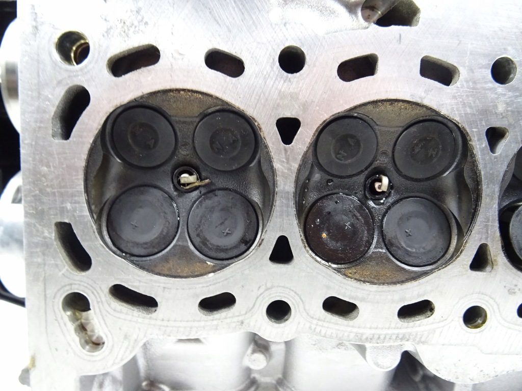 фото №10, Toyota aygo ii 1.0 12v vvti головка двигателя 11210-0q04 1krb52m 1kr