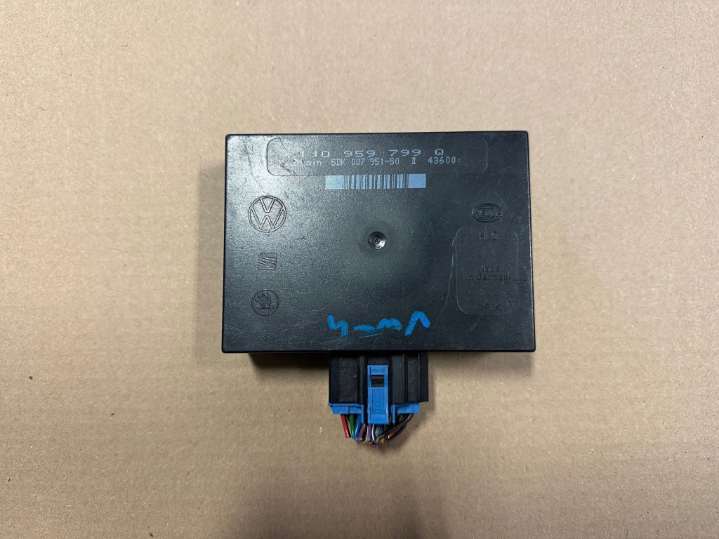 Купить Vw golf iv модуль комфорта штекер 1j0959799q
