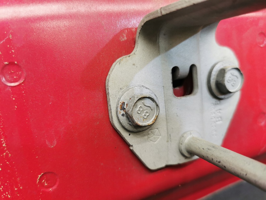 фото №10, Dodge ram v 5 pr4 капот оригинальная комплект петли шумоизоляция засов