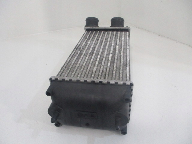 C4 1 1.6 hdi інтеркулер радіатор повітря 9648551880 в Україні