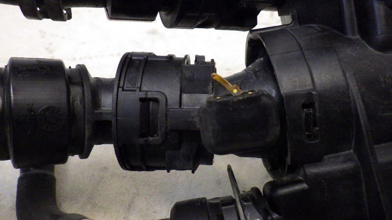 фото №8, Термостат корпус wąż труба 2008 i 1.2 9812131480