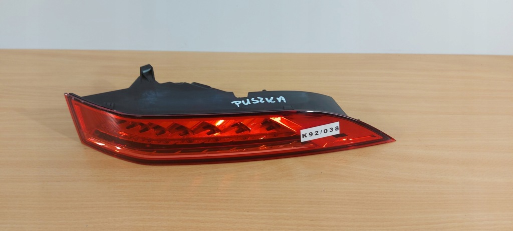 фото №1, Jaguar f-pace suv права лампа задня корпус скло 038