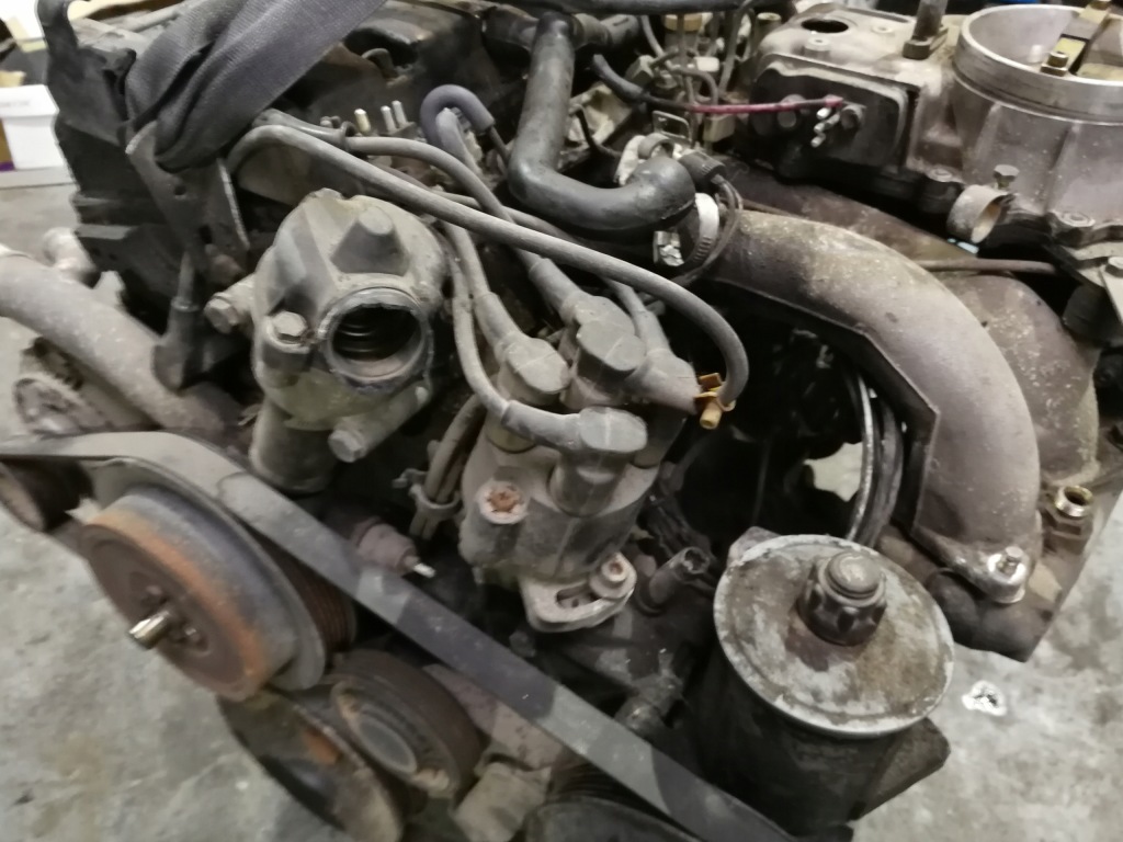 Двигатель 1.8 b m102910 комплектный  mercedes w201 190e 1 с Разборки