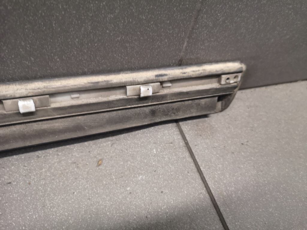 фото №9, Молдинг дверь левый задняя audi a6 c5 lift lx7z