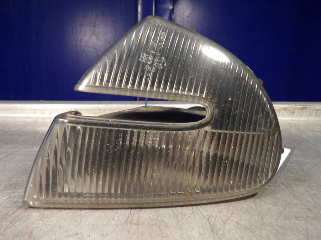 фото №1, Поворотник правый alfa romeo 147 46756280