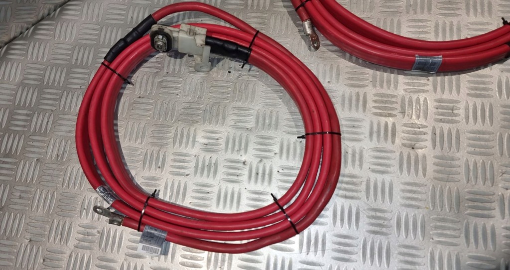 Bmw 5 e60 e61 шланг плюсовий plus акумулятор довгий кузов 6927704 Зі Шроту