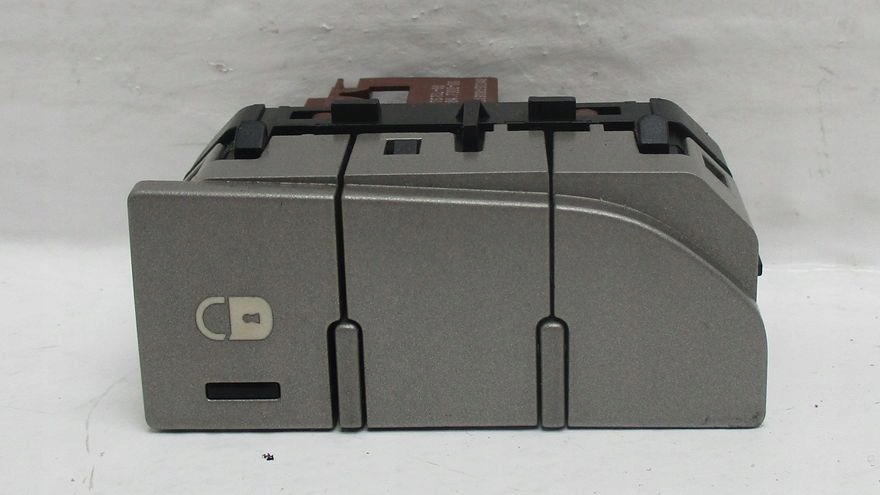 фото №1, Переключатель блокировка дверь c5 iii x7 96637757cl