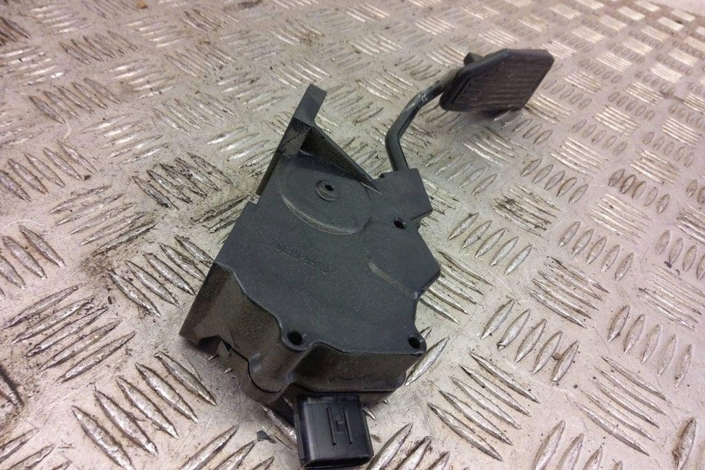 фото №9, Педаль газу toyota prius _w3_ 7811047010 1.8l 2014