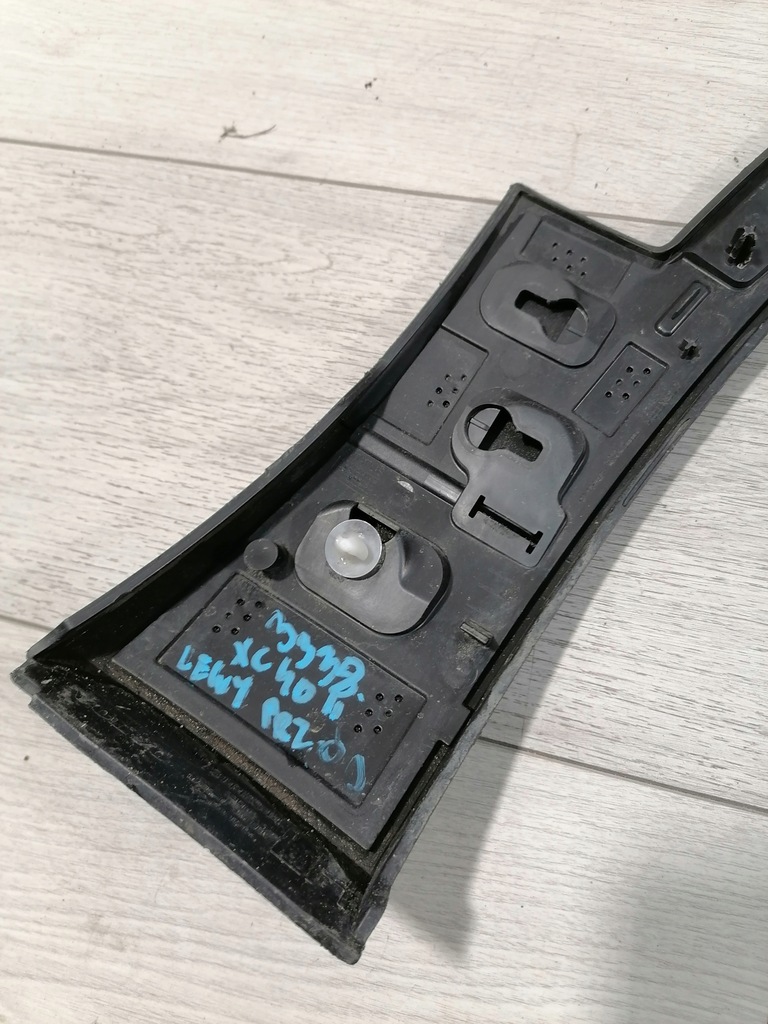 фото №12, Volvo xc40 t3 молдинг крыла левый перед