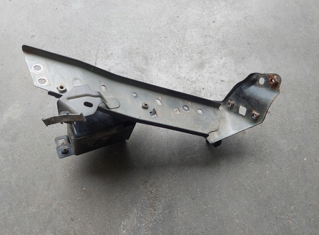 фото №7, Кронштейн крила kd53-52240 сирена alarm kd4767sb1 mazda cx-5 cx5 ke