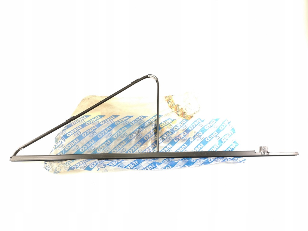 фото №1, Рамка скло двері лівий перед iveco grinta daily оригінальний номер