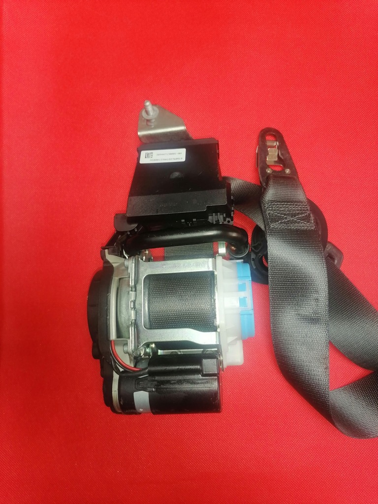 Купить Ремень безопасности передний натяжитель левый перед mercedes gle w167 европа