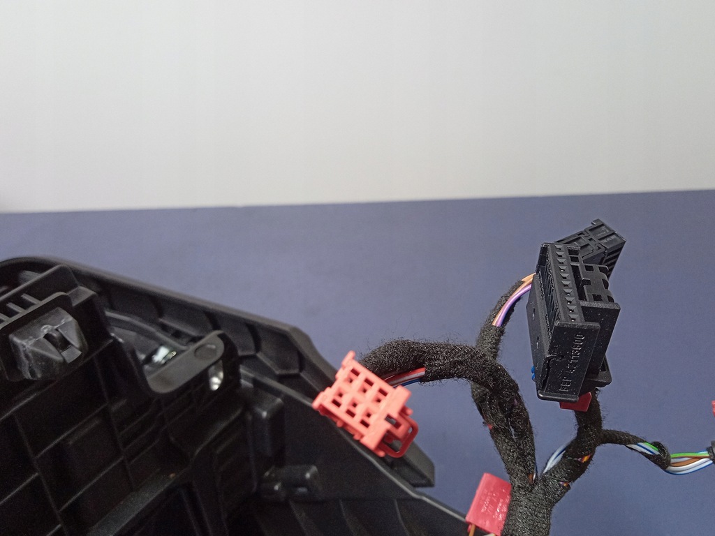 фото №8, Audi q4 e-tron тунель середній підлокітник