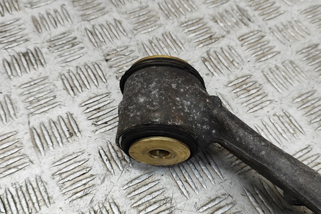 фото №6, Chevrolet corvette c6 передние правое нижние рычаг 20799883 7.00 бензин 371k