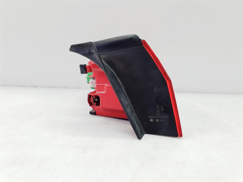 Audi a4 b8 седан рестайлінг  11r+ фара задній led ory європа  !! Доставка