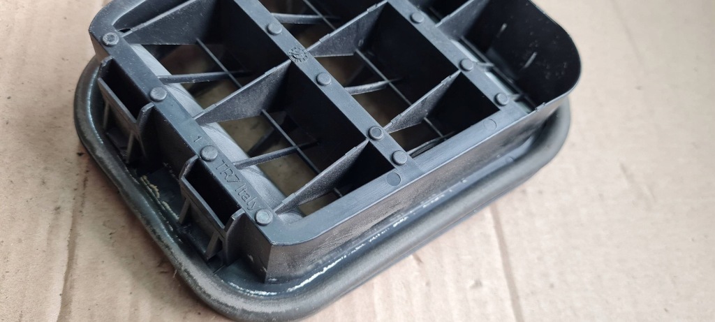 фото №11, A6 c6 lift решётка вентиляционная багажника задняя 4b0819181b