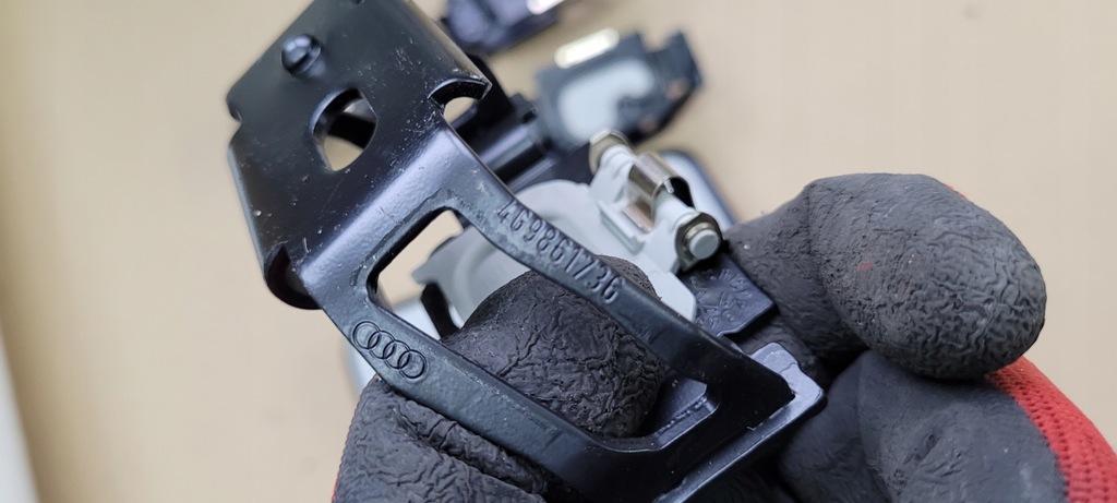 фото №10, A6 c7 4g крюки крепление потолочный кронштейн 4x светлый