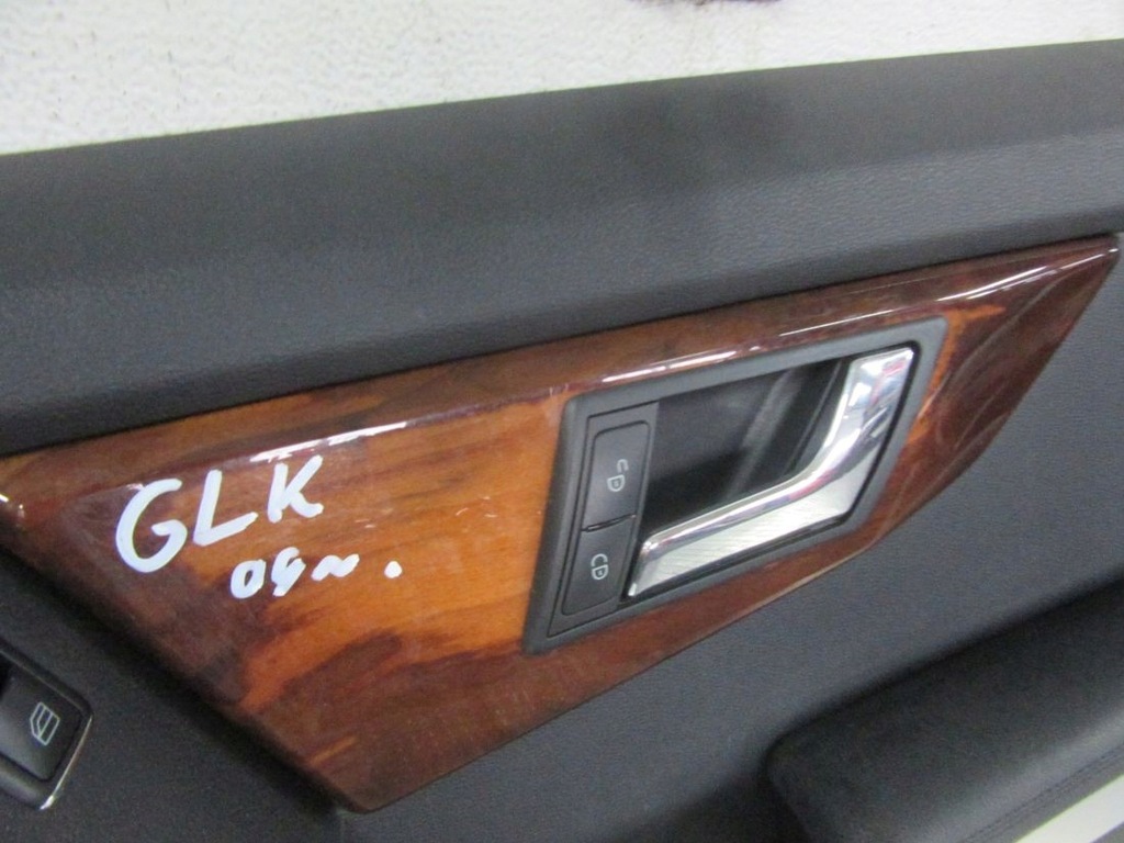 фото №10, Mercedes glk x204 2010 обшивка двері правий перед