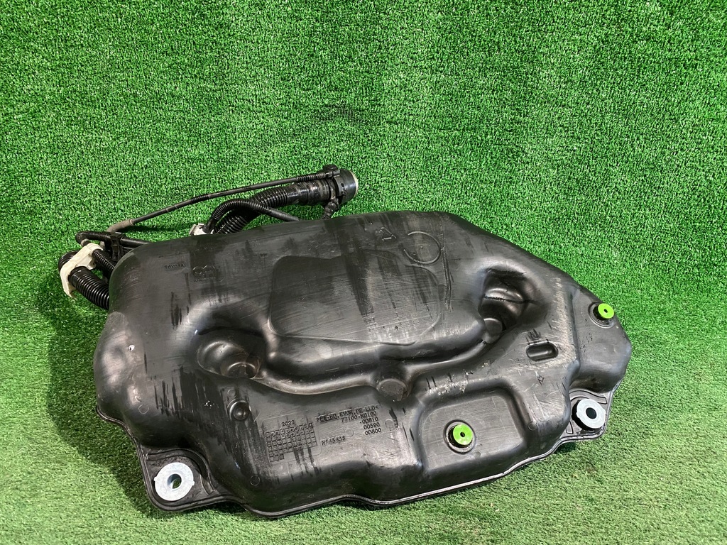 фото №1, Бак топлива toyota yaris iv hybrid 1,5