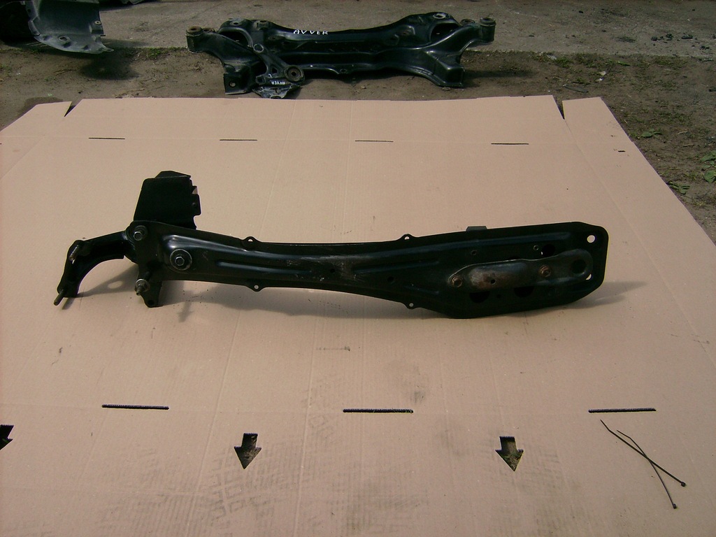 фото №8, Основание кронштейн подрамник двигателя toyota avensis verso 01-03r 2.0 d4d 116km