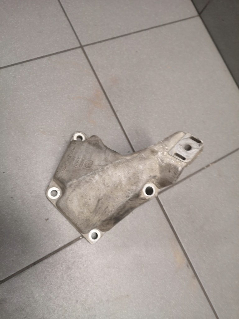 фото №1, Кронштейн опора двигателя audi a6 c5 2.4 8d0199307g