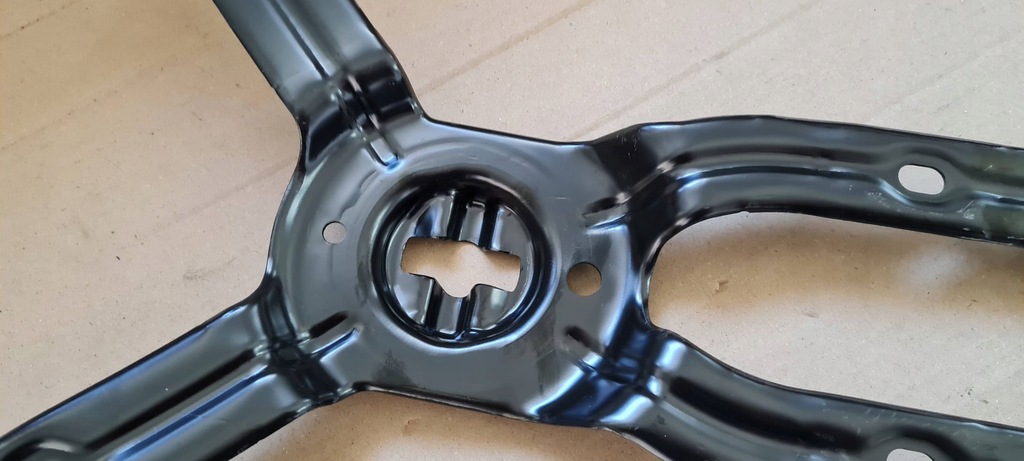 фото №10, A6 c8 4k кронштейн кронштейн колеса запасного 4k0802717