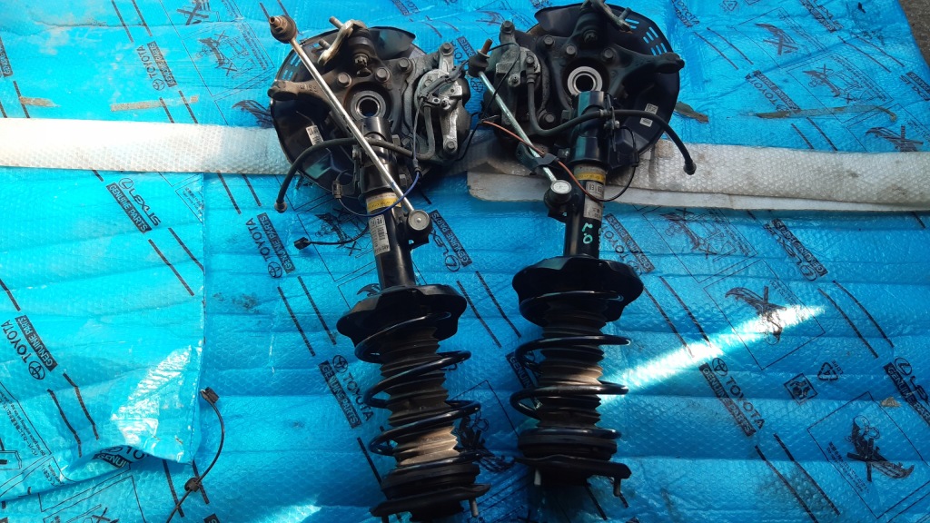 фото №1, Поворотный кулак амортизатор mcperson toyota chr 2.0 hyb