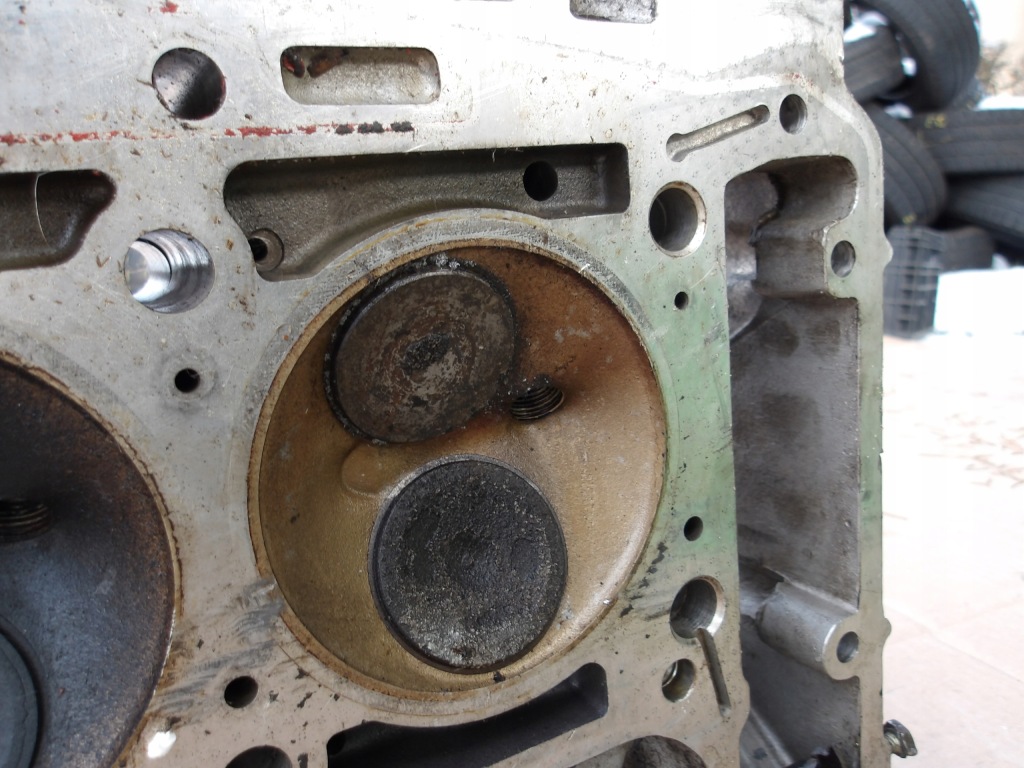 Головка двигуна mercedes w124 w201 2.0 1020166601 Ціна