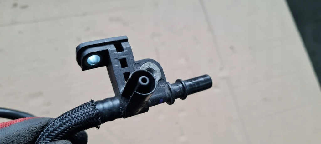 фото №3, A4 b9 8w шланг трубка вакууму 2.0 tdi 04l129456e a5 8w