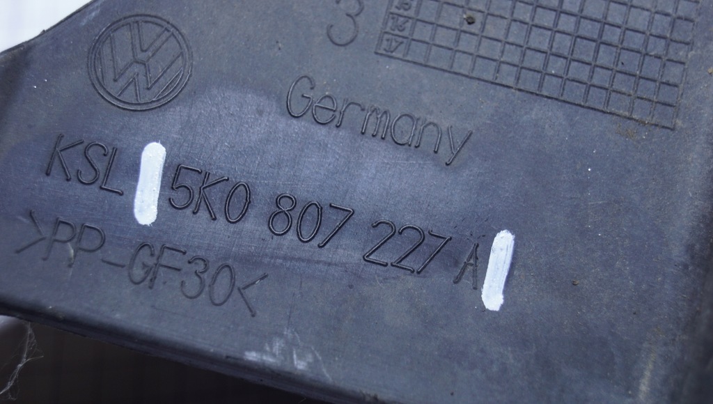 фото №6, Направляющая лампы левый vw golf vi 5k0807227a