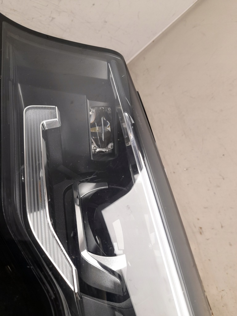 Лампа передняя bmw 3 2022 с левый le16c6385 Недорого