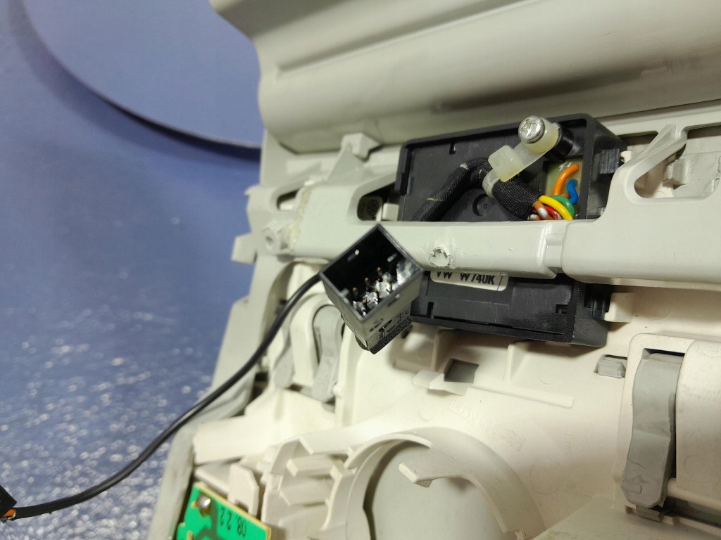 фото №5, Vw passat b6 лампа потолочный перед 1k0868837e