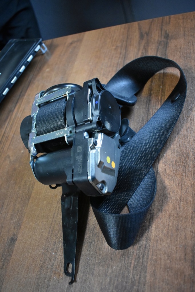 фото №1, Pas натяжитель передний левый porsche panamera 971 1