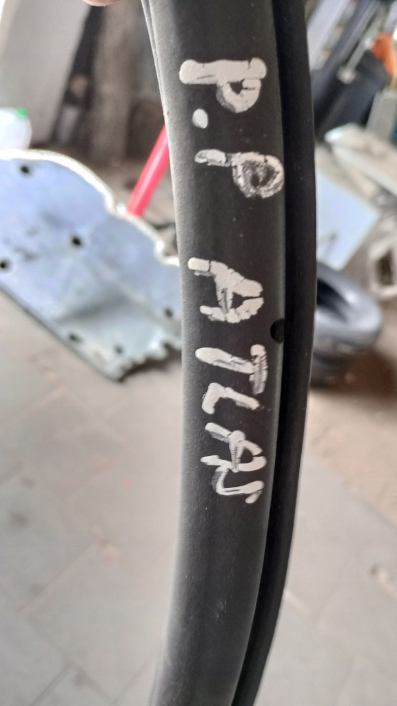 фото №4, Volkswagen atlas прокладка дверь правый перед