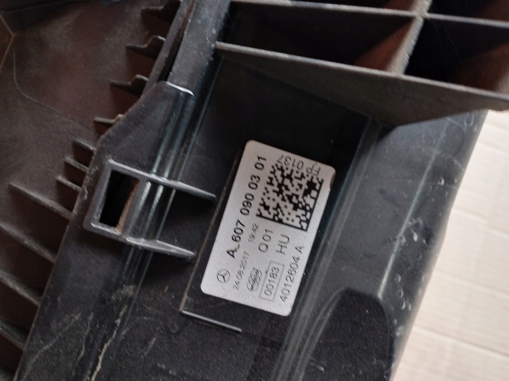 Mercedes w176 рестайлінг  1.5cdi корпус фільтра повітря труба ловець Ціна